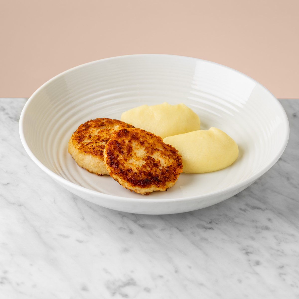 Chicken cutlet with mashed potato 