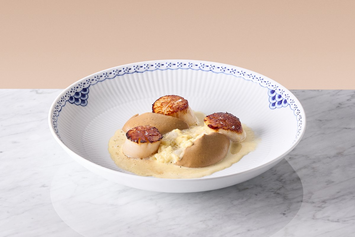 Hokkaido scallops with cauliflower and foie gras sauce