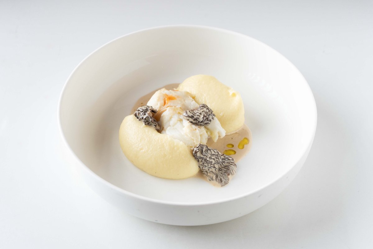 Краб со сморчками и картофельным пюре