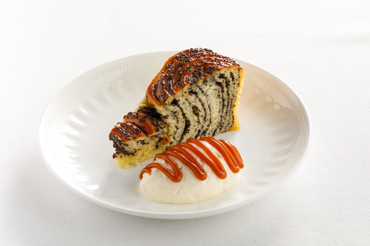 Маковый пирог с ванильным кремом