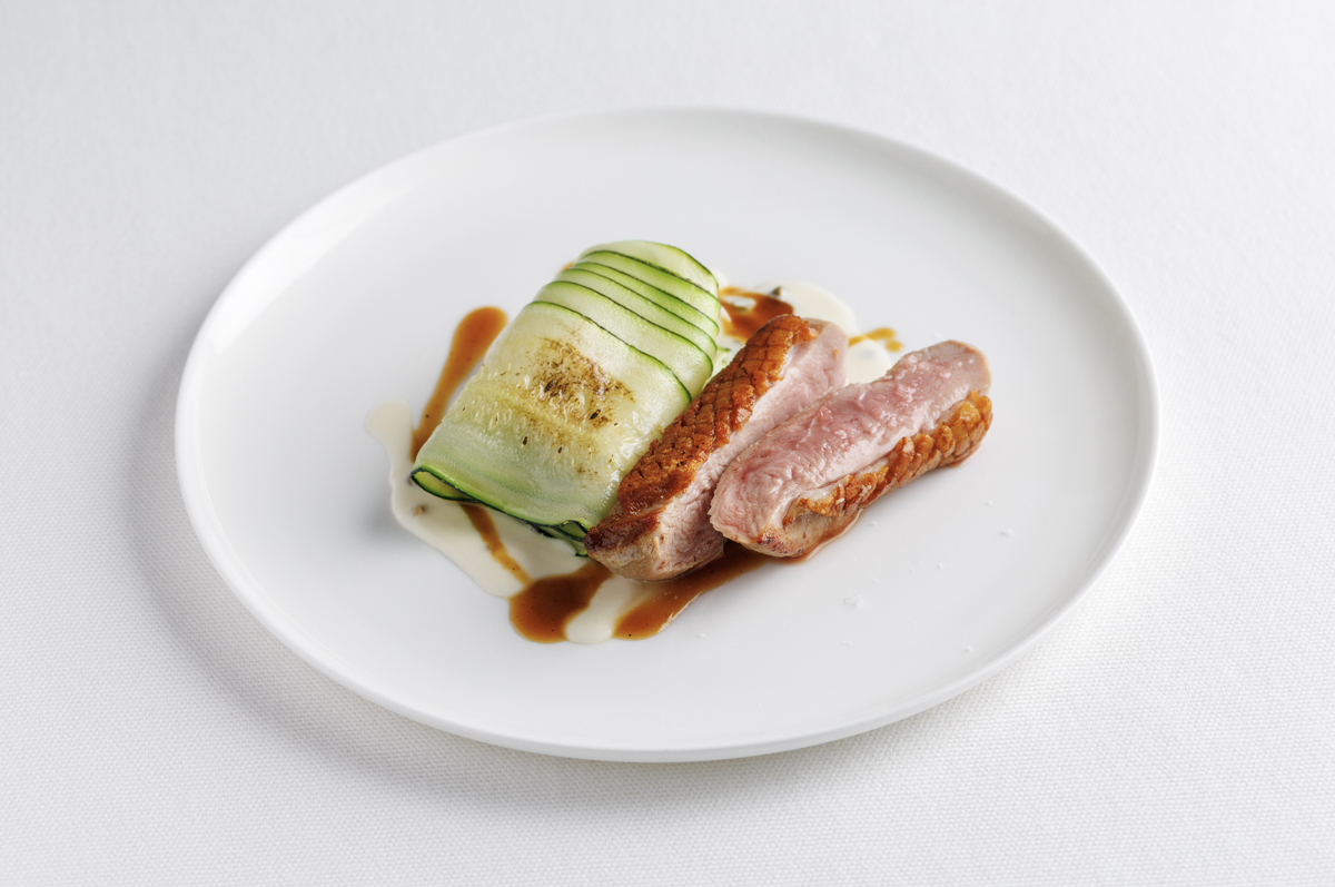 Утиная грудка с цукини и пекорино