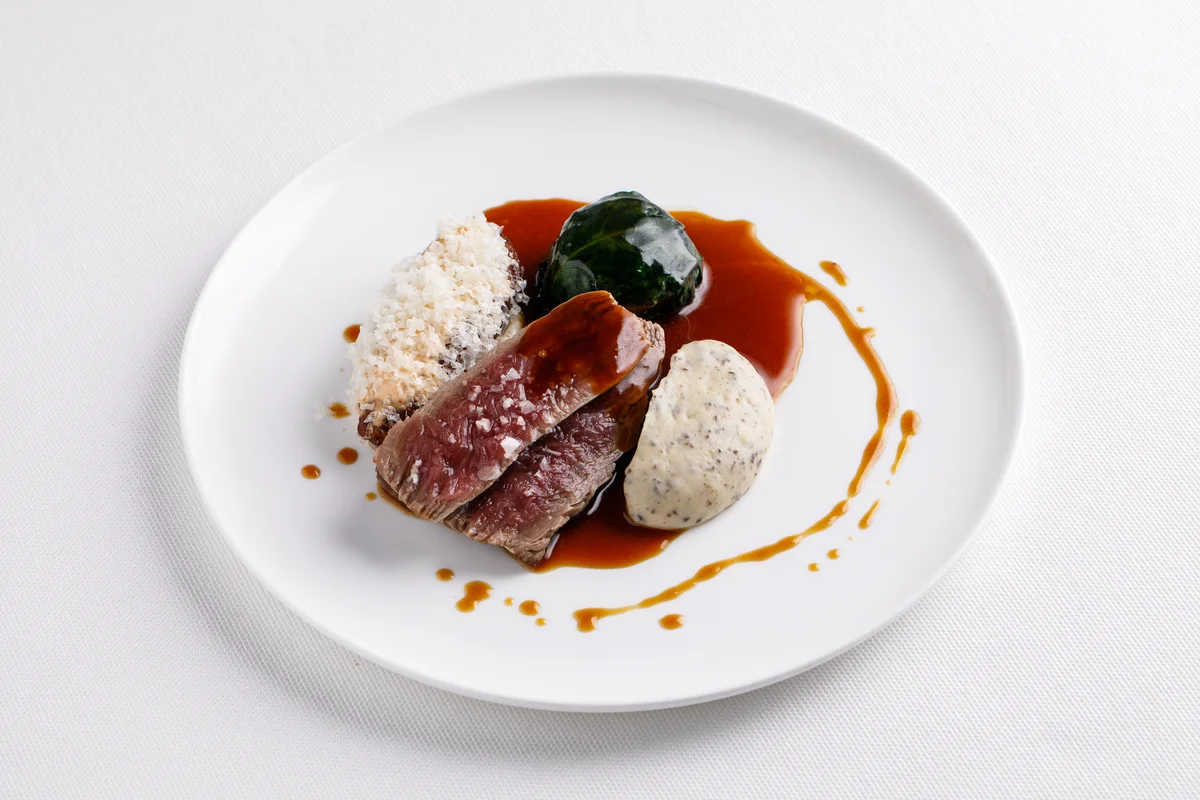 Ягненок с аранчини и кремом из сельдерея
