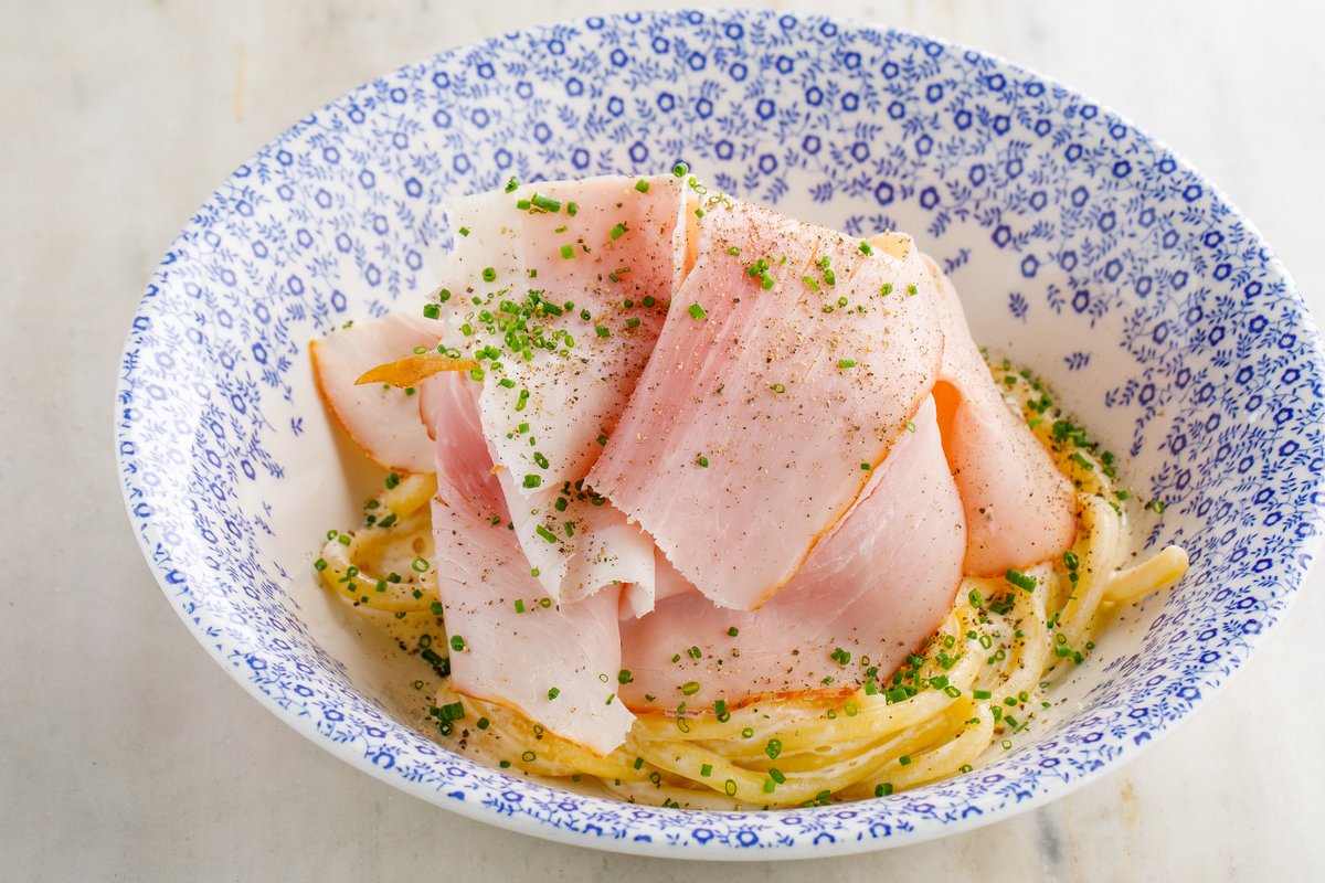 Спагетти в сливочном соусе с тамбовским окороком