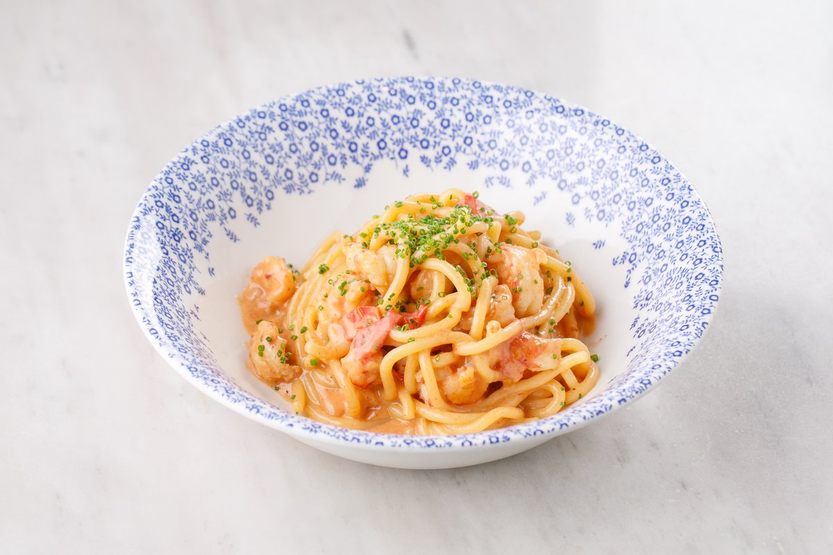 Спагетти с креветками и соусом из печеного чеснока