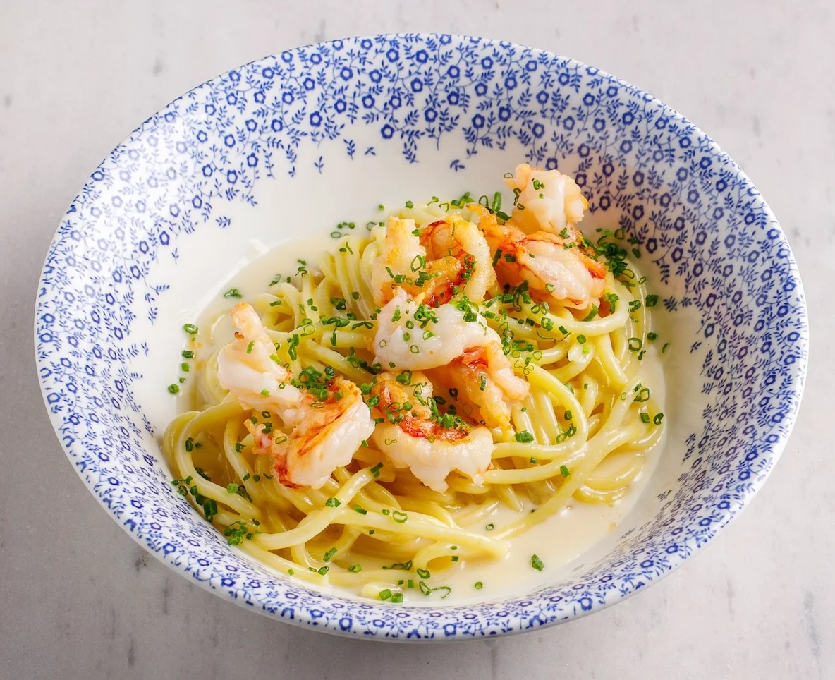 С обжаренными креветками