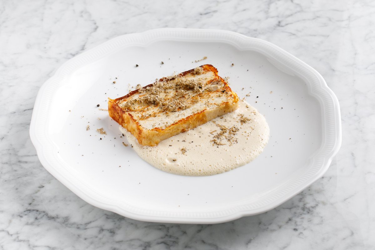 Блинный пирог с кроликом и чёрным трюфелем