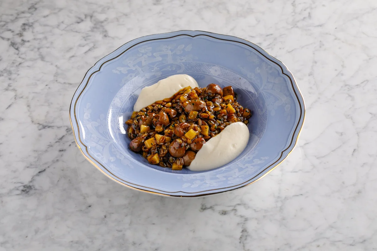 Почки кролика с портвейном и сельдереем