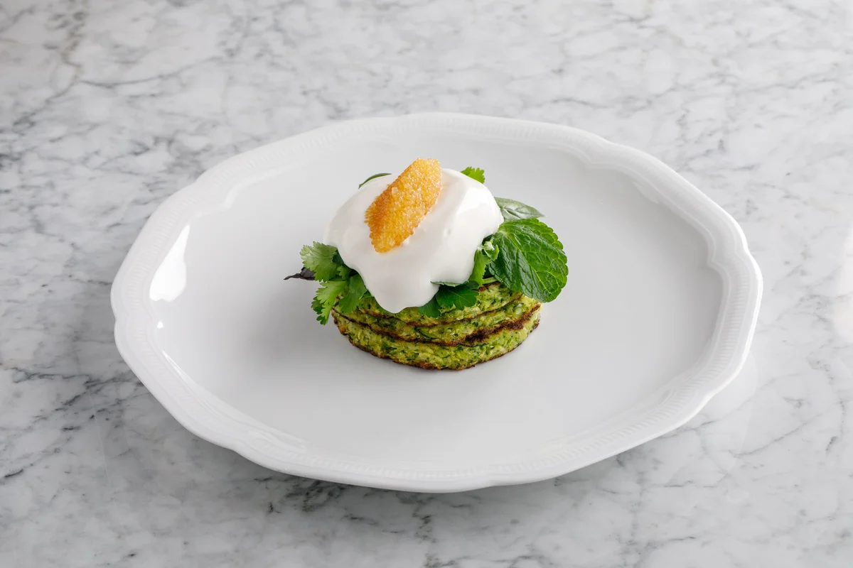 Оладьи из кабачков и брокколи с щучьей икрой