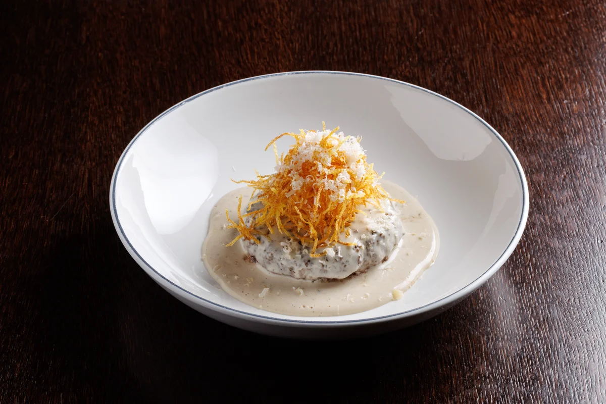 Бифштекс из говядины с сыром пекорино